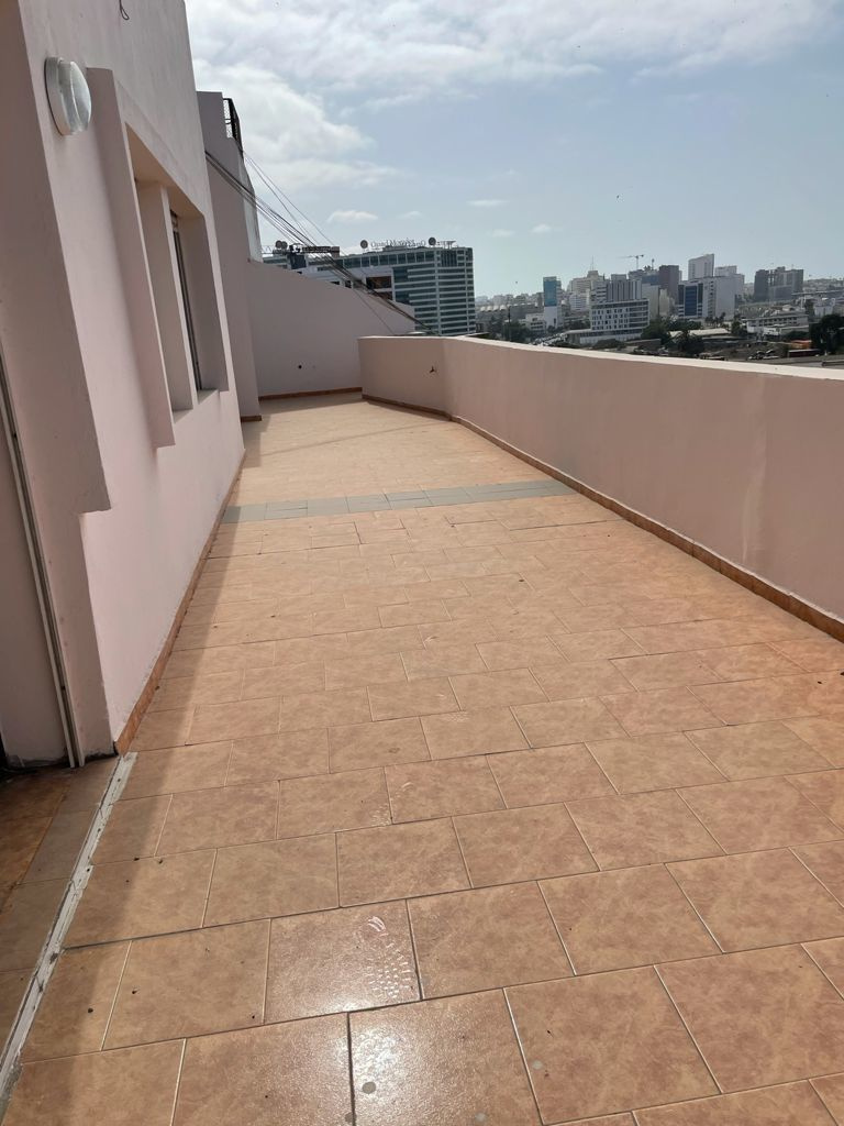 Appartement à louer avec terrasse 5 pièces à Casablanca