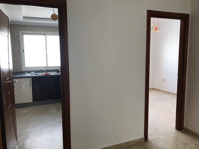  À Casablanca, appartement avec 2 chambres en location 9000 DHS par mois