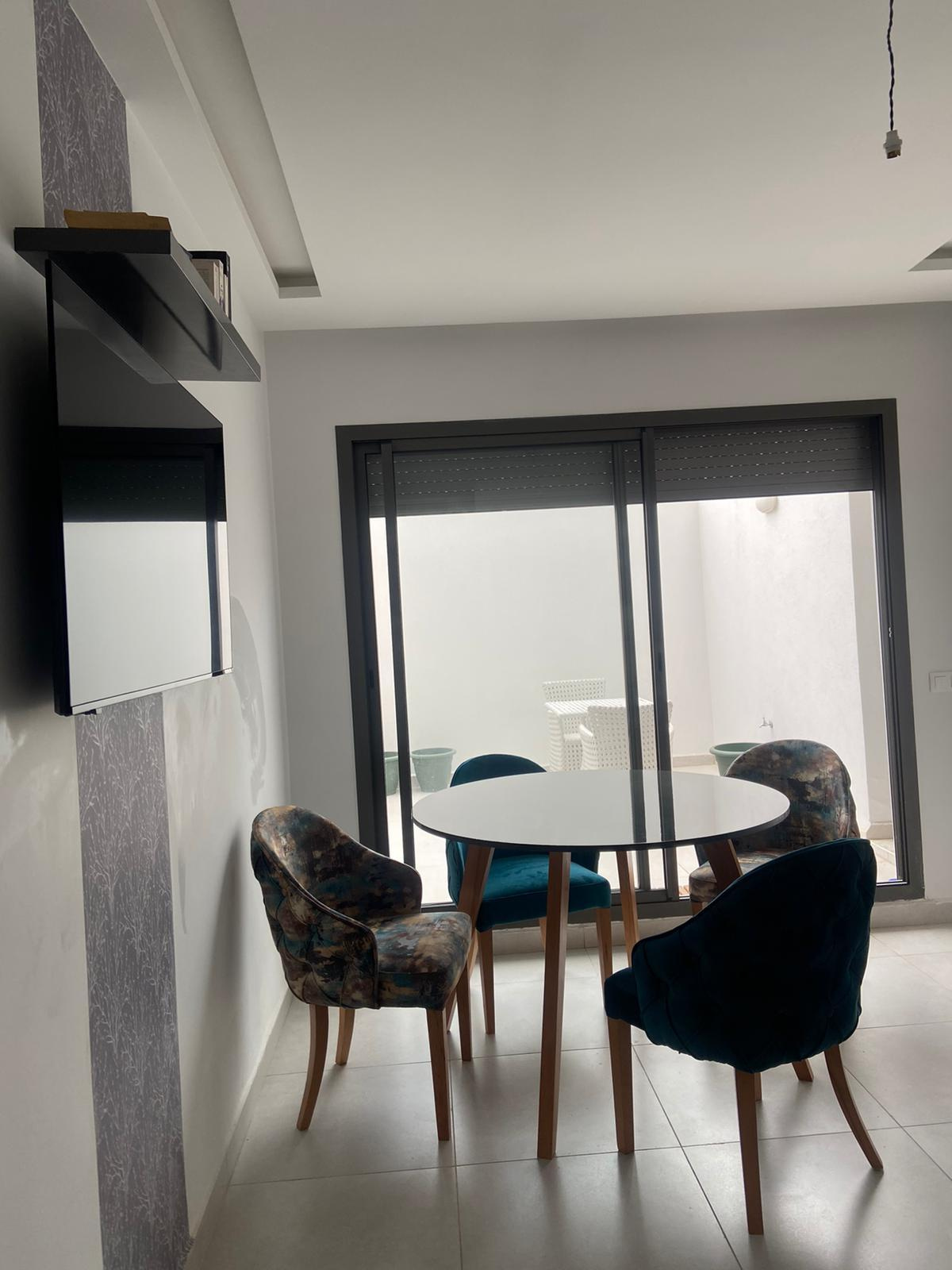 Studio neuf avec terrasse à louer à Casablanca